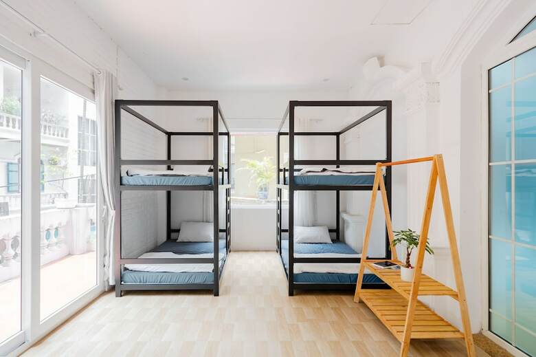Hotel Floriane Cafe And Stay