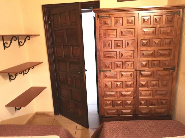 Aparthotel Finca Tom�s Y Puri