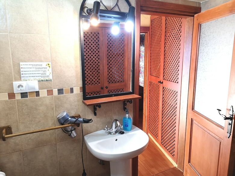 Aparthotel Finca Tom�s Y Puri