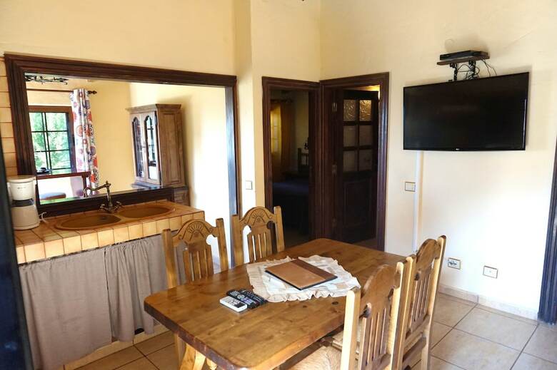 Aparthotel Finca Tom�s Y Puri