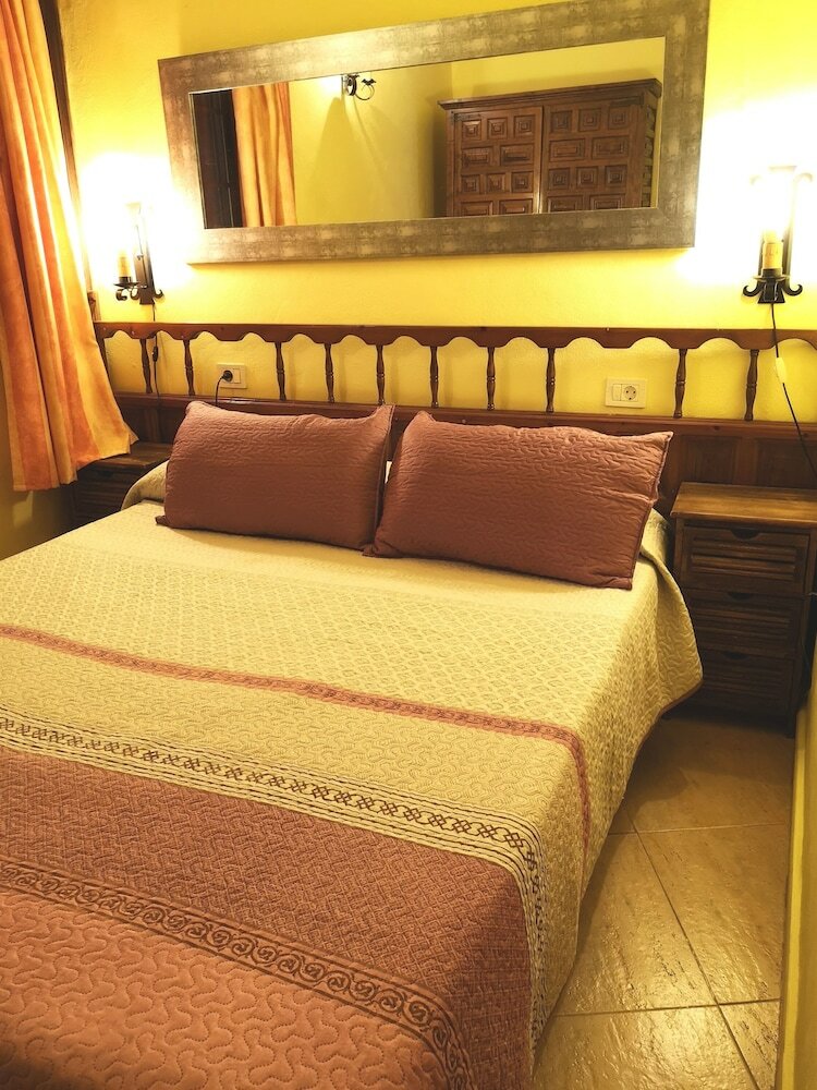 Aparthotel Finca Tom�s Y Puri