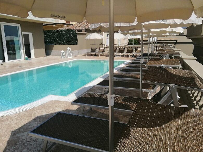 Hotel Sui Generis
