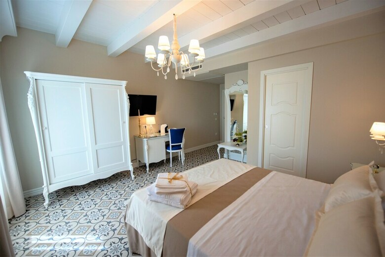 Hotel Sui Generis