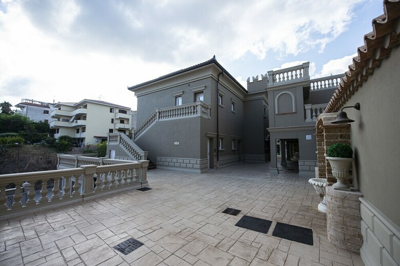 Hotel Sui Generis