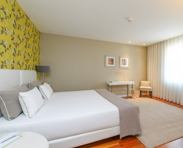 Hotel Sundial Gardens & Suites