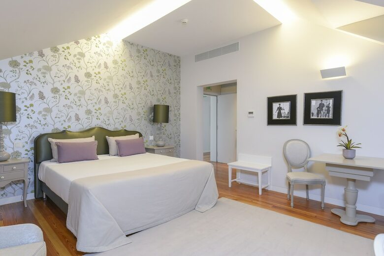 Hotel Sundial Gardens & Suites