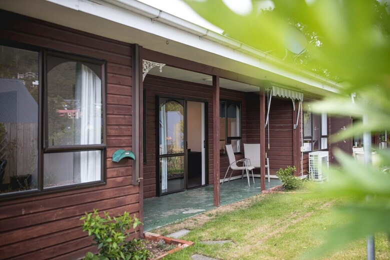 66 Robins Road