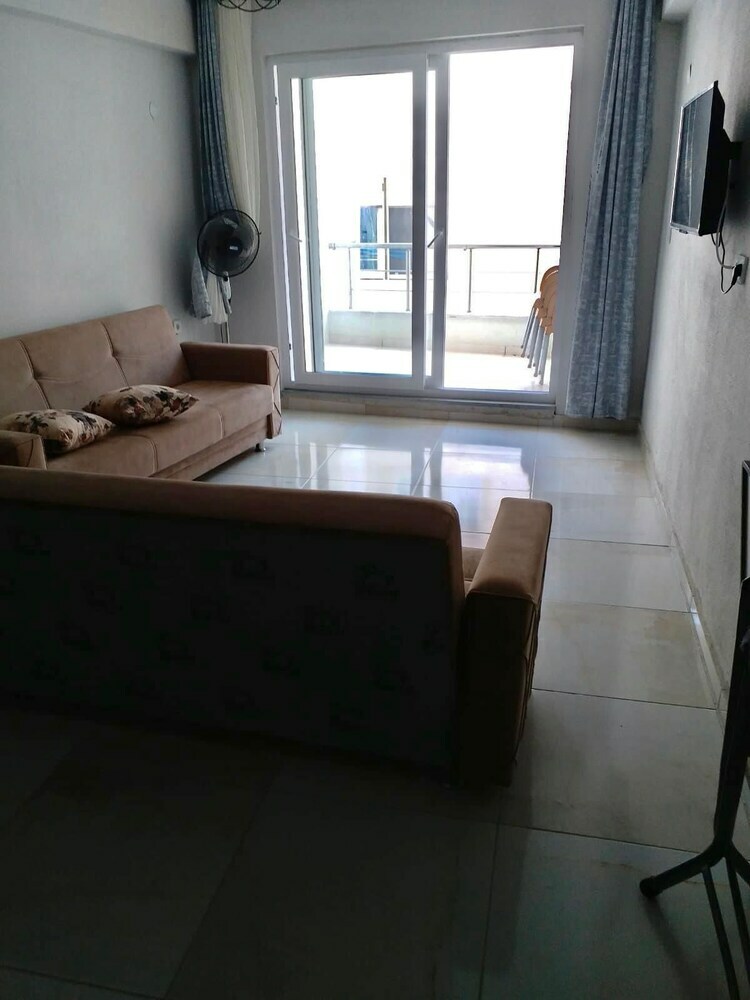 Avsa Roza Apart