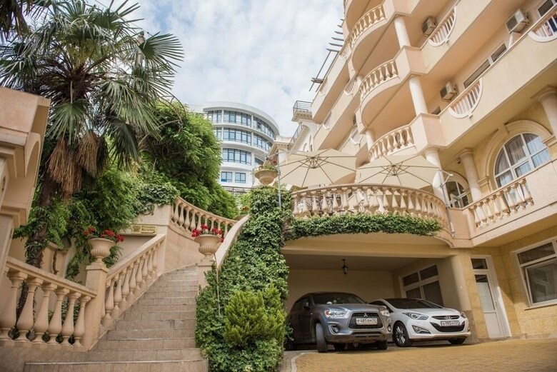 Hotel Grace Nairi
