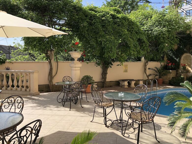 Hotel Grace Nairi