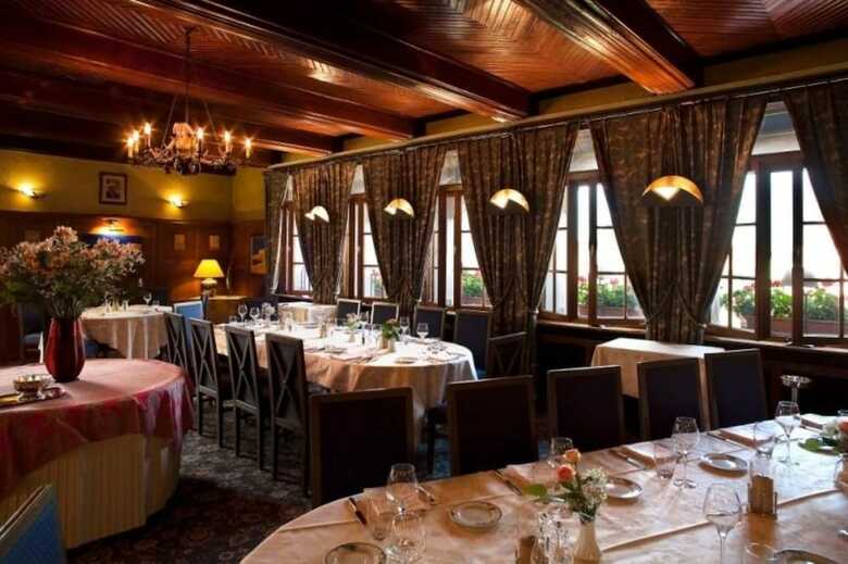 Hotel Aux Armes de France