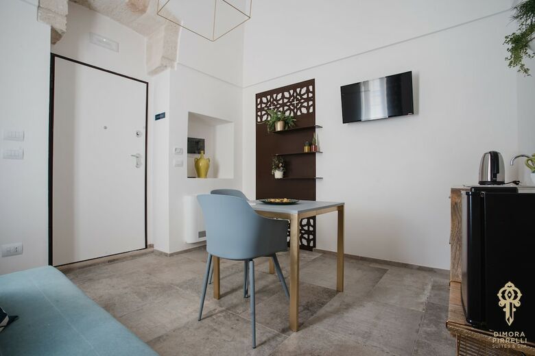 Bed & Breakfast Dimora Pirrelli - Suites & Spa