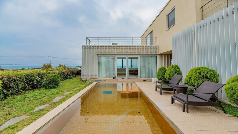 Namib Pool Villa Jeju