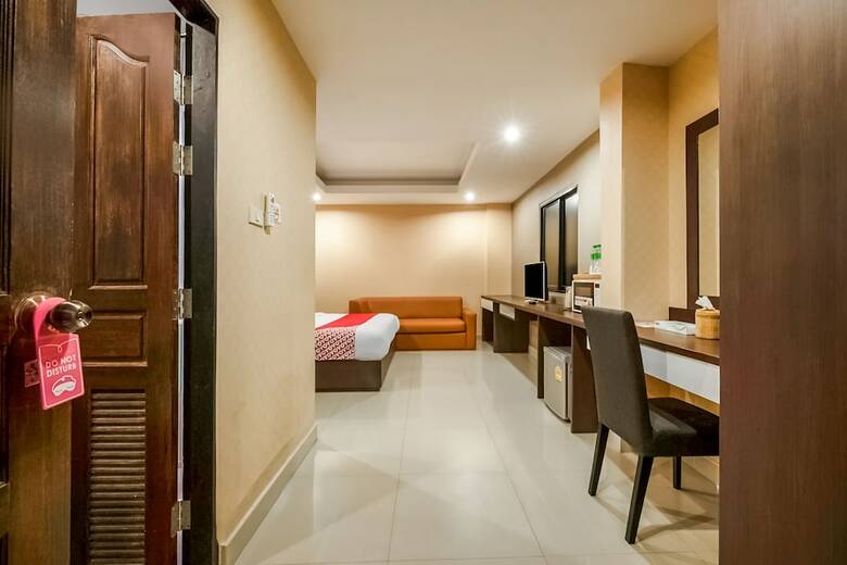 Hotel Oyo 281 The Reader Cafe And Room