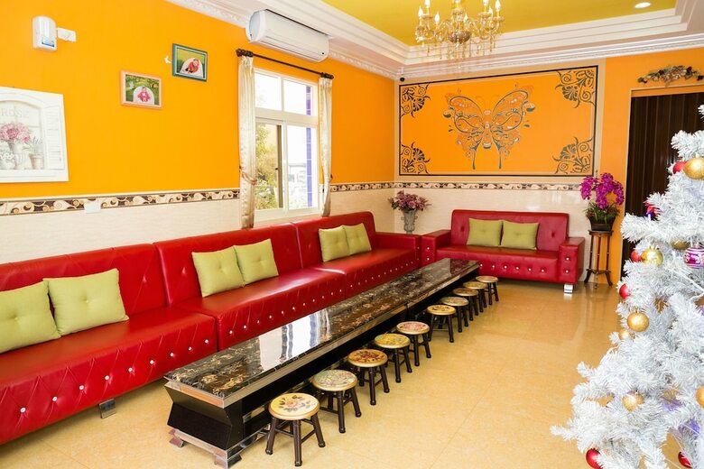 Bed & Breakfast Fala Homestay
