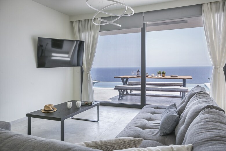 Villa Oikos Boutique Residences