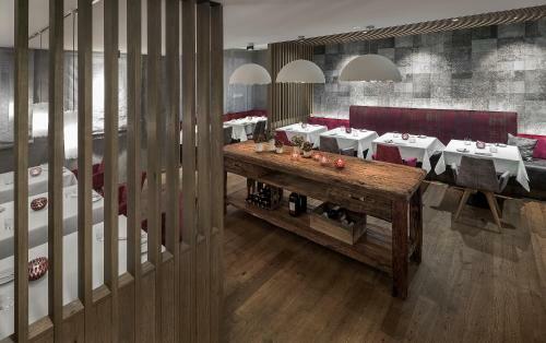 Landhotel Wei�es Ro�