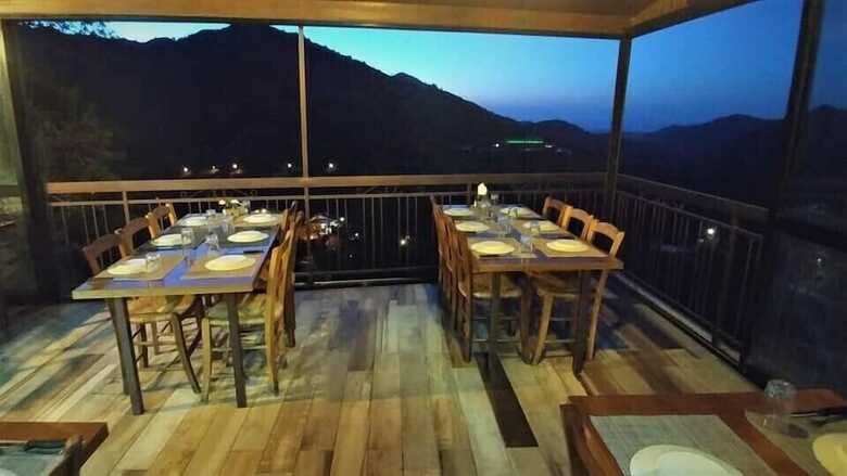 Hotel Perneia Rooms