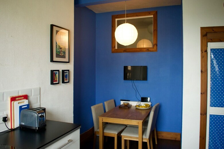 Apartamentos 2 Bedroom Seaside Flat With Scenic Views