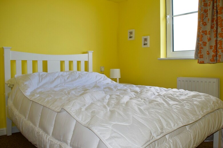 Bright 2 Bedroom Apartment Off Leith Walk