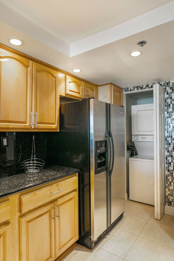 Apartamentos Bayfront Gem With Balcony And Pool