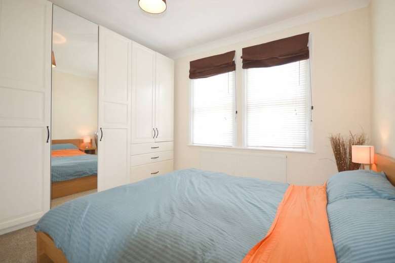Spacious 3 Bedroom Home In Bath