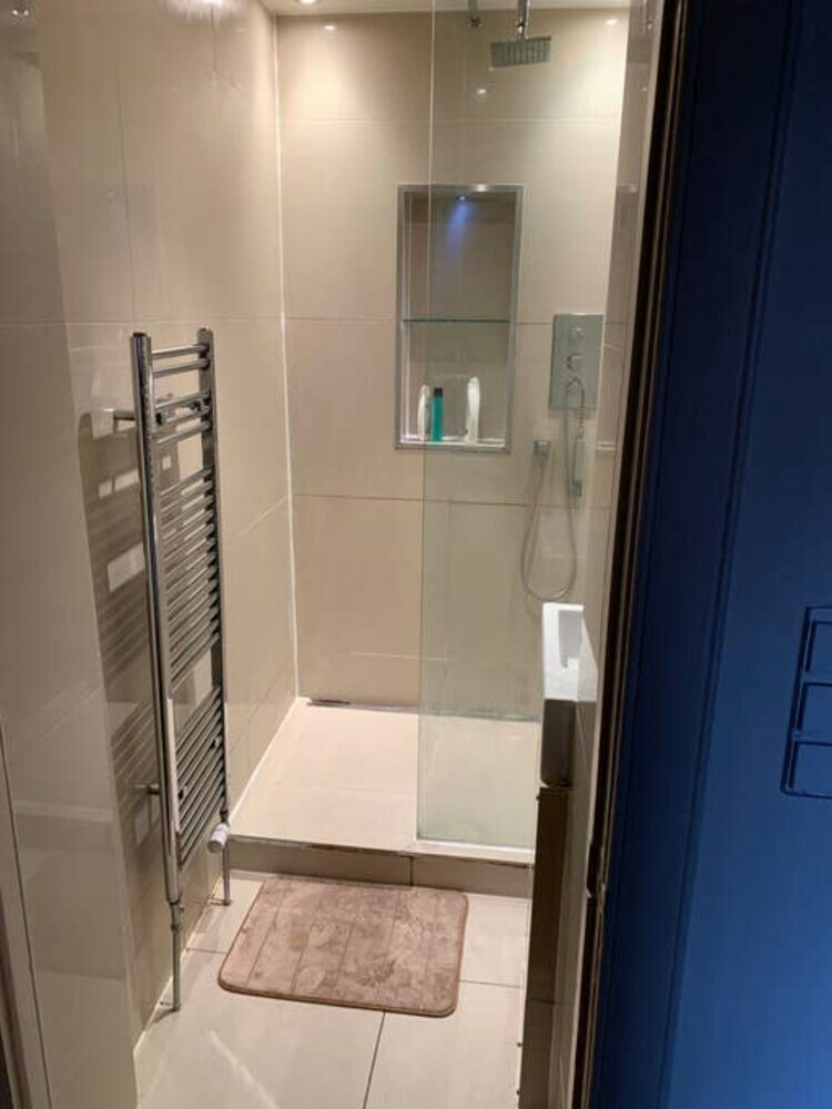 Apartamentos Spacious New Town Flat In City Centre