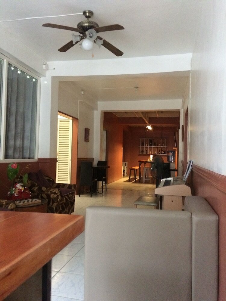 Laguno Bed And Breakfast