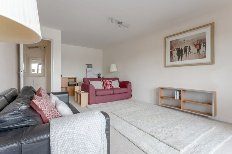 Quiet 3 Bedroom Apartment With Stunning Views