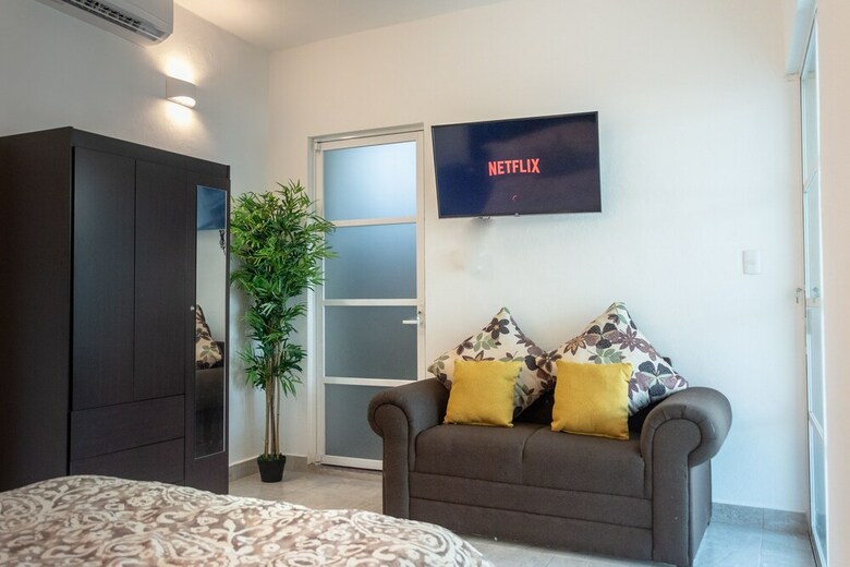 Av. 25 Apartments