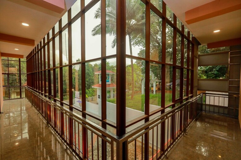 Hostal Adona Residency