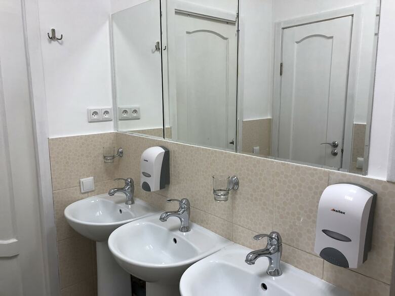 L-hotel