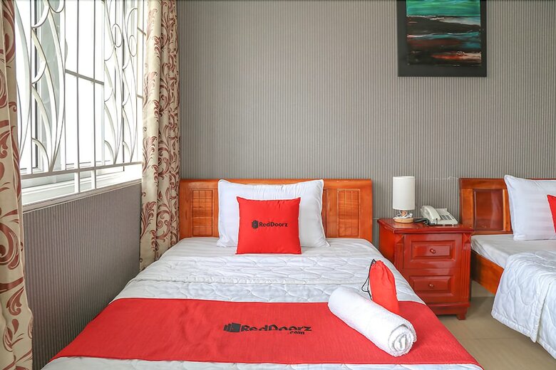 Hotel Reddoorz Plus Near Hoang Van Thu Park