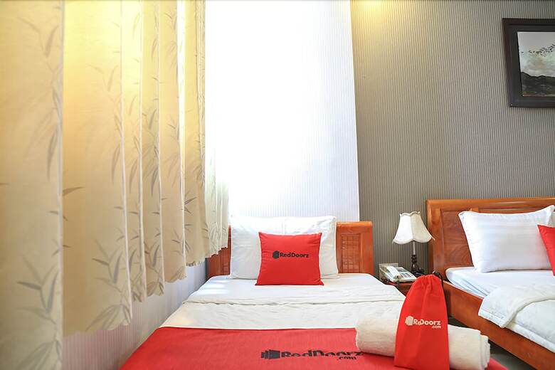 Hotel Reddoorz Plus Near Hoang Van Thu Park