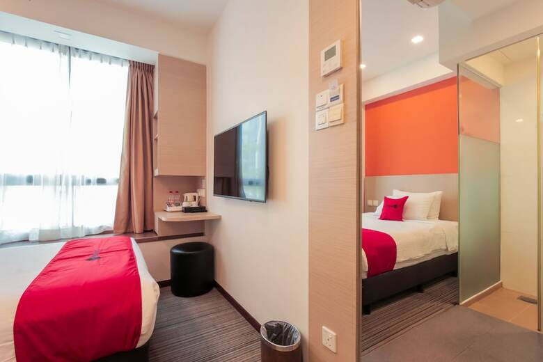 Hotel Reddoorz Premium @ Balestier