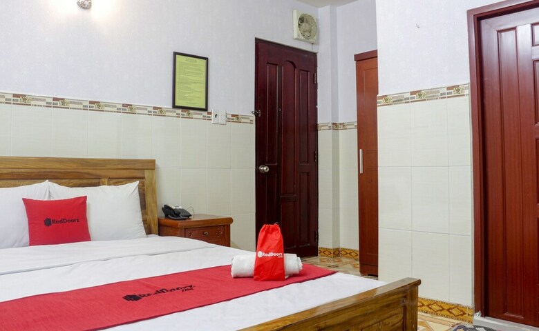 Hotel Reddoorz Near Saigon Train Station 2