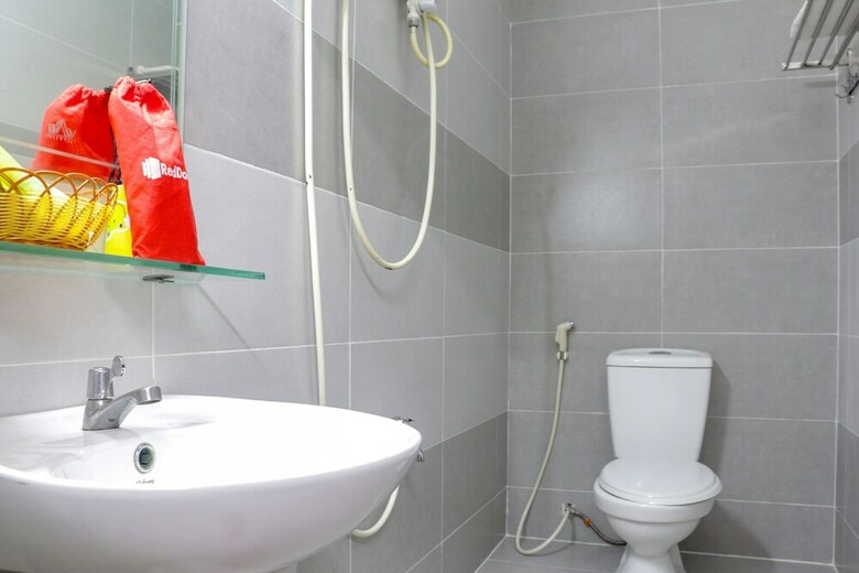 Hotel Reddoorz Near Saigon Train Station 2