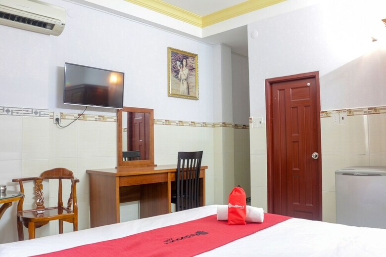 Hotel Reddoorz Near Saigon Train Station 2