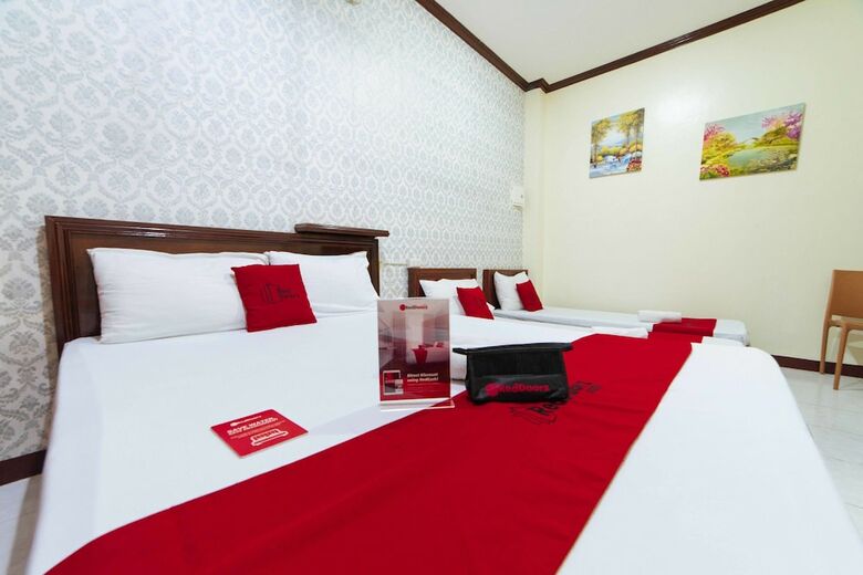 Hotel Reddoorz @ General Luna Davao