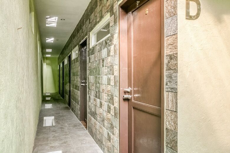 Hotel Reddoorz @ Panglima Polim 2