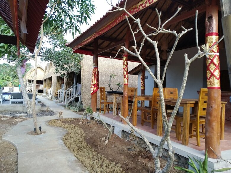Bed & Breakfast Honeybee Huts