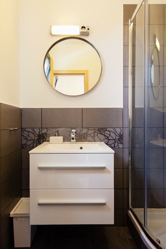 Hotel Rooms & Apartments Karlo