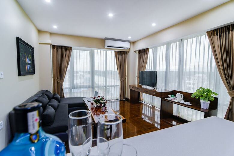 New Wave Hotel