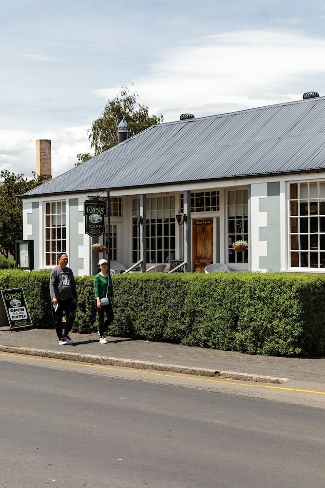 A Cottage In Richmond