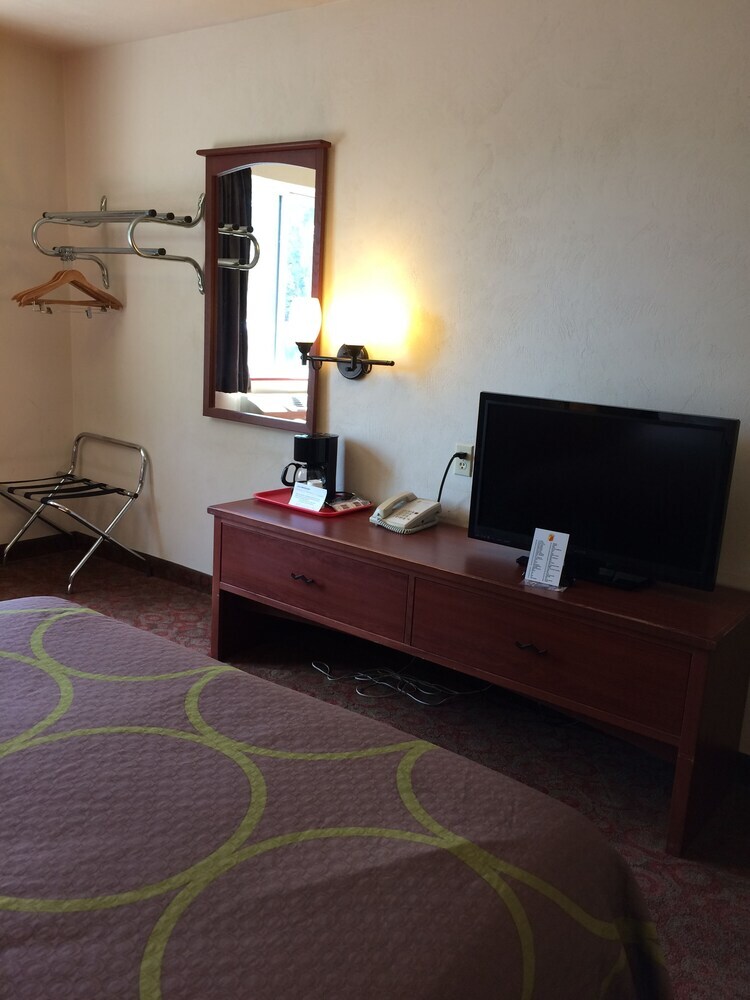Motel Super 8 By Wyndham Kelso Longview Area