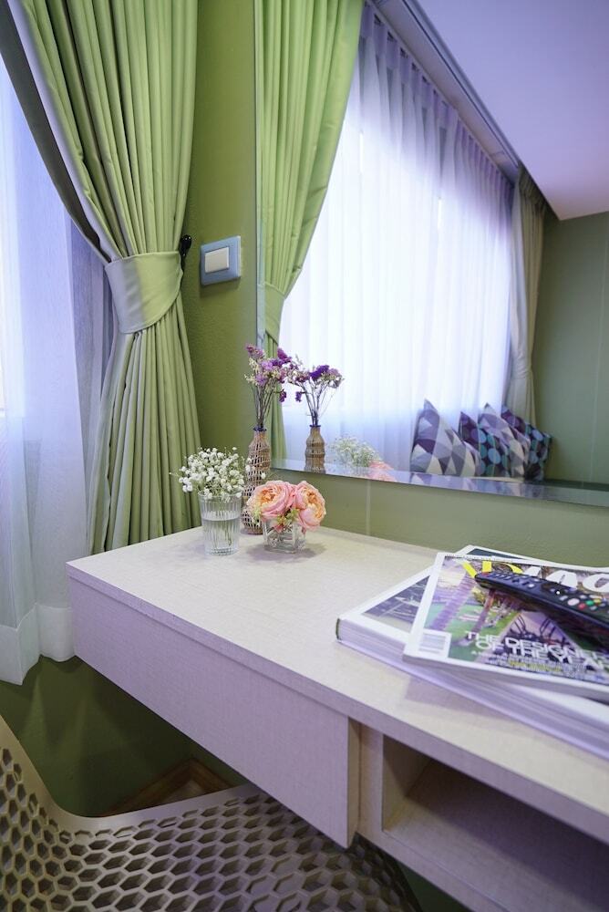 The Qube Fifty Hotel