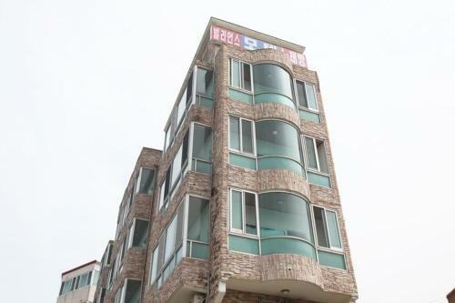 Hotel Billions Motel