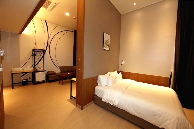 Tongyeong Bridge Hotel