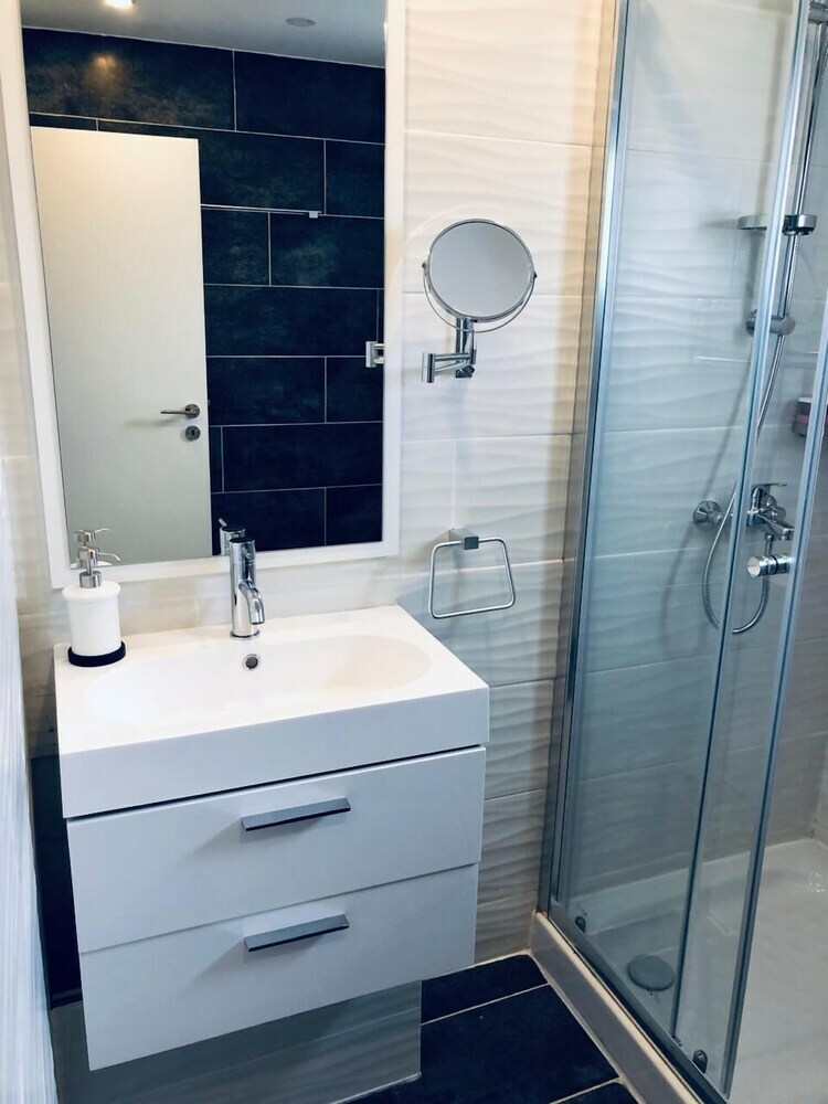 Hotel White 11