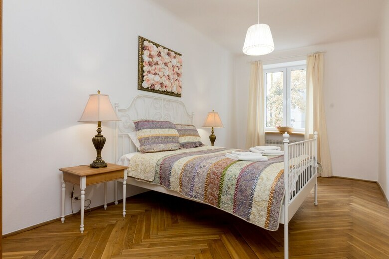 Royal Route Apartment For 10 People